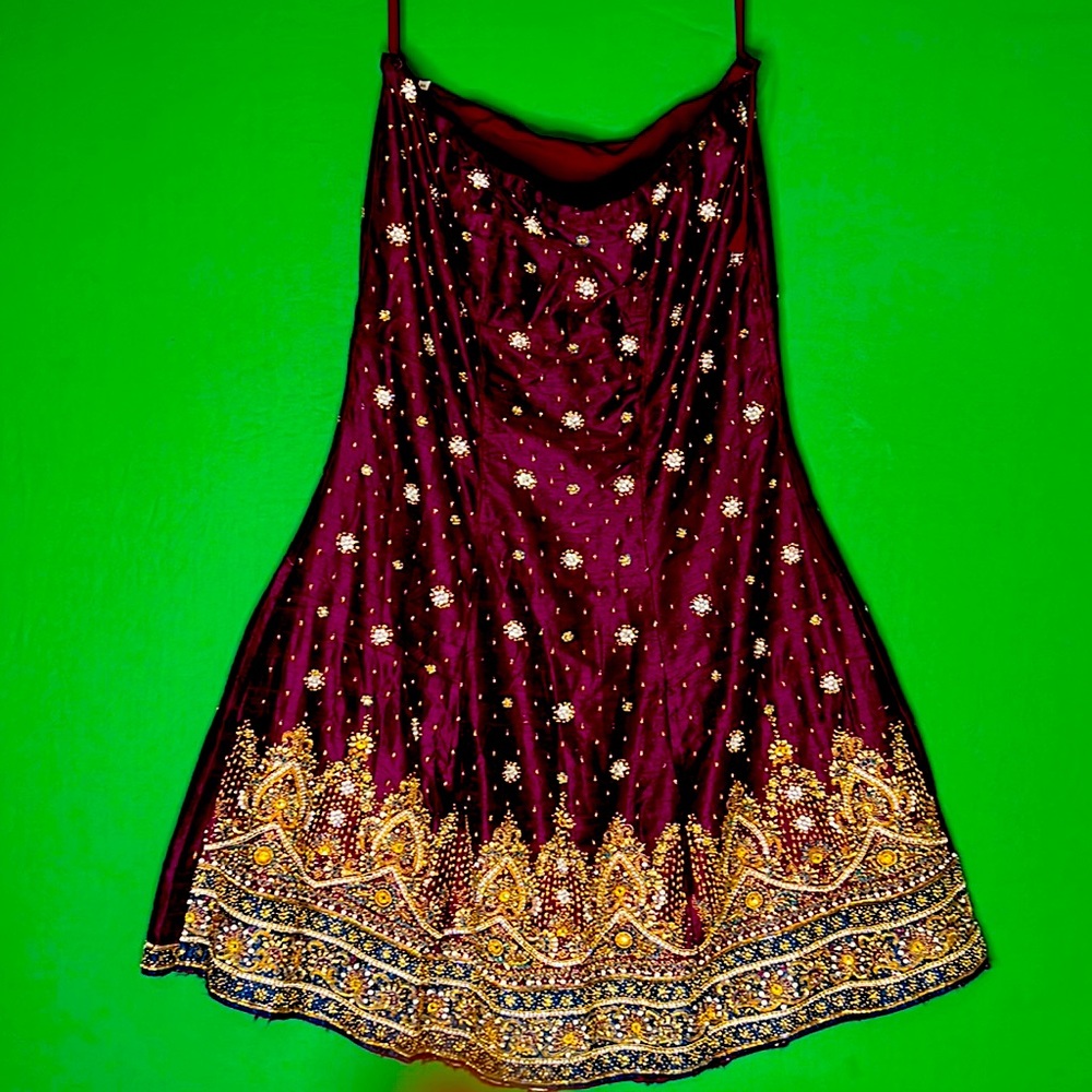 India style wedding slkskirt, burgundy, gold sequin bedazzled w/green accents XL